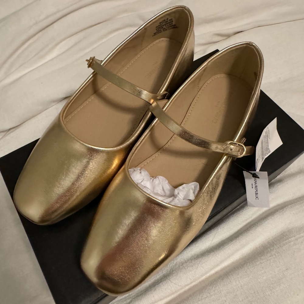 Gold Ballet flats